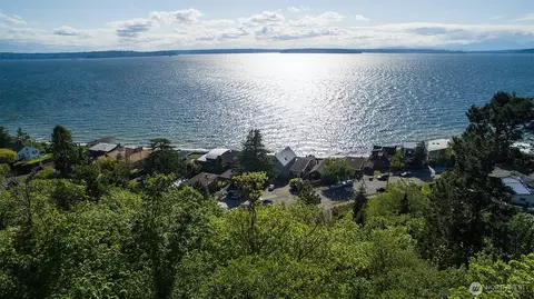 5426 Beach Dr SW, Seattle, WA 98136