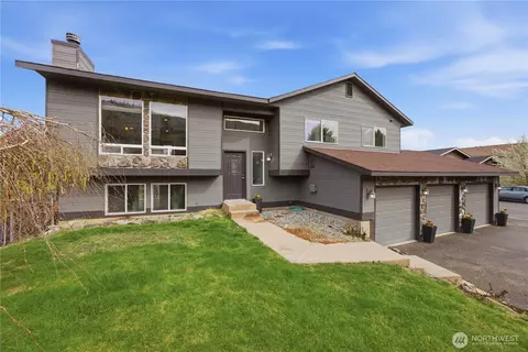 109 Nelmida Ln, Chelan, WA 98816