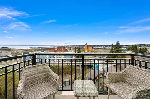 1015 Railroad Ave #512, Bellingham, WA 98225
