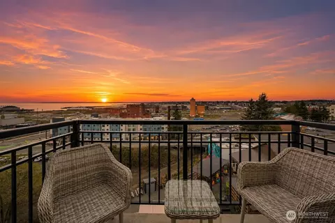 1015 Railroad Ave #512, Bellingham, WA 98225