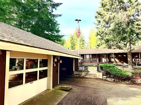 17843 NW Seabeck Holly Rd, Seabeck, WA 98380
