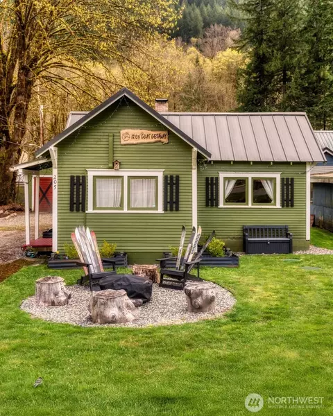 205 Old Cascade Hwy E, Skykomish, WA 98288