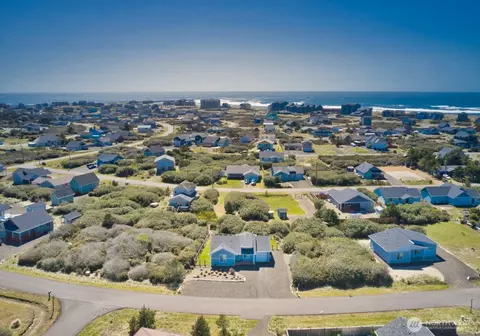 1269 Storm King Ave SW, Ocean Shores, WA 98569