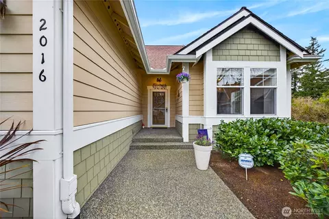2016 Cascade Ct, Anacortes, WA 98221