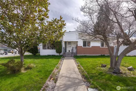 33 Furney St, Wenatchee, WA 98801
