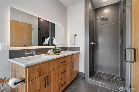 Bath - 30108 NE Spud Mountain Rd, Camas, WA 98607 photo 4 of 6