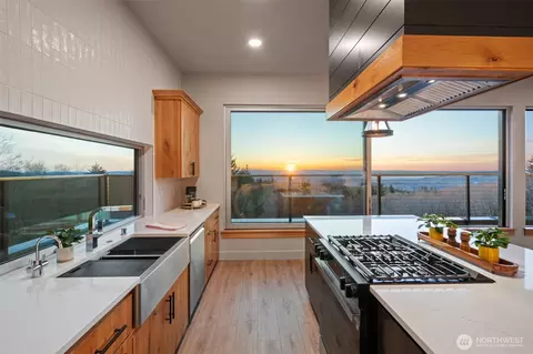 Kitchen - 30108 NE Spud Mountain Rd, Camas, WA 98607 photo 4 of 4