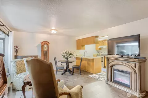 1002 Columbia Ave # 2, Marysville, WA 98270