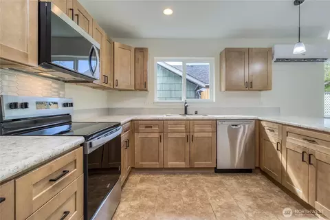 Kitchen - 506 Edith Ave, Walla Walla, WA 99362 photo 2 of 2