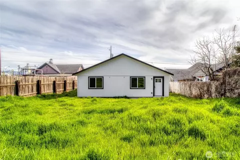 Exterior - 506 Edith Ave, Walla Walla, WA 99362 photo 2 of 4
