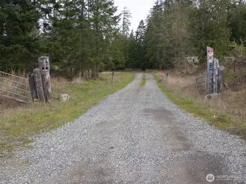 2116 S 7th Ave, Sequim, WA 98382