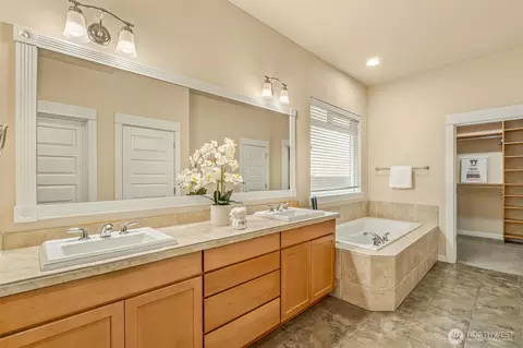 Bath - 3824 222nd Pl SE, Bothell, WA 98021 photo 3 of 4