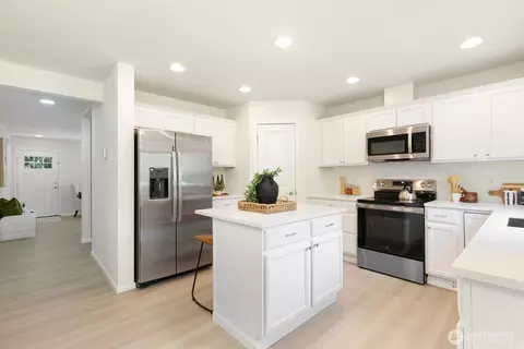 Kitchen - 917 228th St SE, Bothell, WA 98021 photo 1 of 4