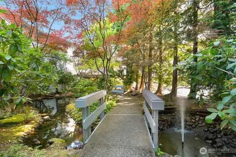 7930 SE 34th St #513, Mercer Island, WA 98040