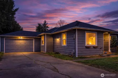 11324 Waller Rd E, Tacoma, WA 98446
