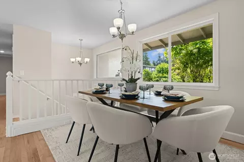 Dining - 944 Maple St, Edmonds, WA 98020 photo 1 of 2