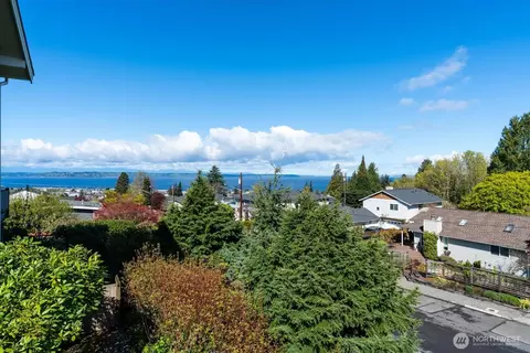 View/Area - 944 Maple St, Edmonds, WA 98020 photo 1 of 5