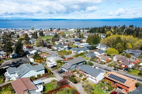 View/Area - 944 Maple St, Edmonds, WA 98020 photo 2 of 5