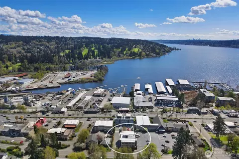 6219 NE 181st St #301, Kenmore, WA 98028
