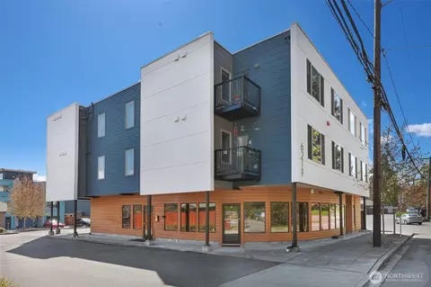 6219 NE 181st St #301, Kenmore, WA 98028