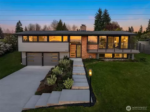 2032 123rd Ave SE, Bellevue, WA 98005