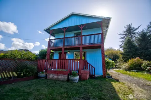 715 Copalis Beach Rd, Copalis Beach, WA 98535