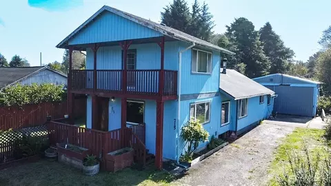 715 Copalis Beach Rd, Copalis Beach, WA 98535