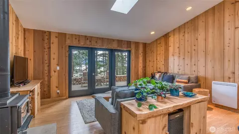 Living - 79 Judd Cove Rd, Eastsound, WA 98245 photo 3 of 4