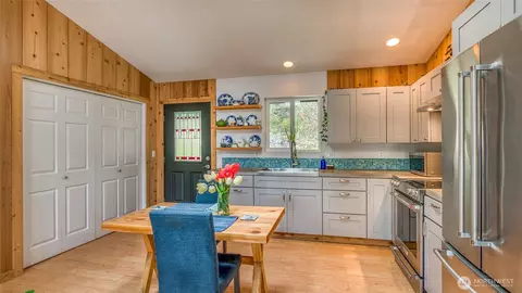 Kitchen - 79 Judd Cove Rd, Eastsound, WA 98245 photo 2 of 2