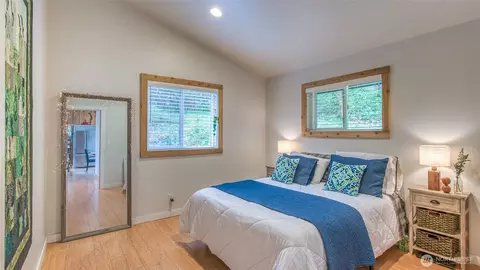 Bedroom - 79 Judd Cove Rd, Eastsound, WA 98245 photo 2 of 3