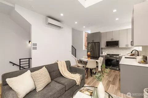 Living - 730 A Broadway E, Seattle, WA 98102 photo 3 of 4