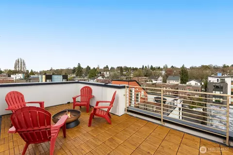 Exterior - 730 A Broadway E, Seattle, WA 98102 photo 4 of 4