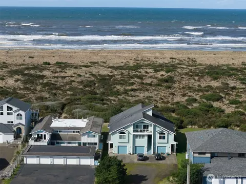 1029 S Sand Dune Ave SW, Ocean Shores, WA 98569