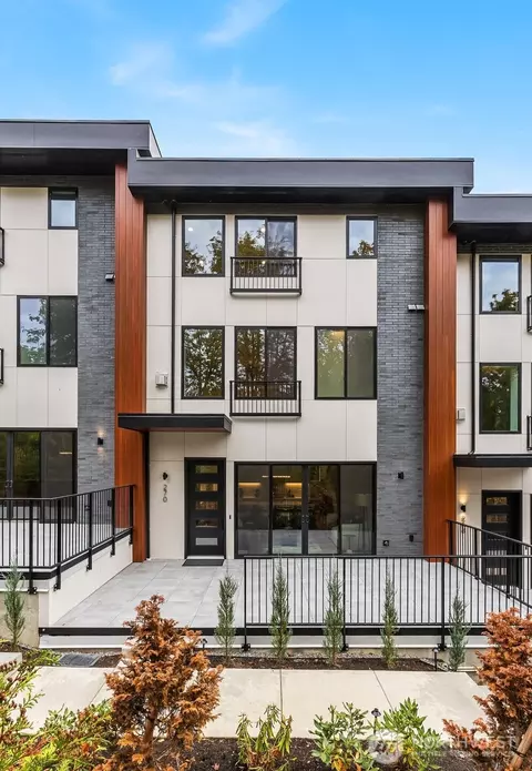 286 118th Ave SE, Bellevue, WA 98005