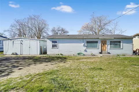 4064 Airway Dr NE, Moses Lake, WA 98837