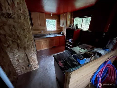 Kitchen - 31930 Dotson Rd, Monroe, WA 98272 photo 1 of 1