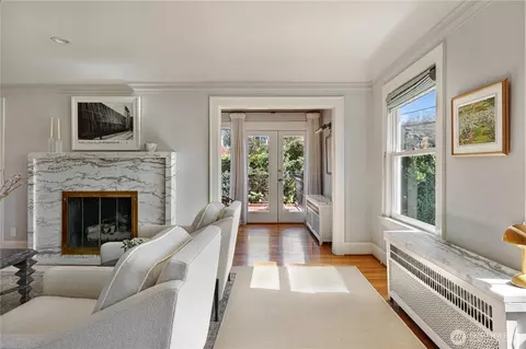 Living - 901 11th Ave E, Seattle, WA 98102 photo 1 of 3