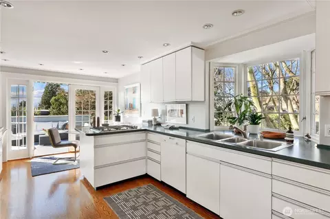 Kitchen - 901 11th Ave E, Seattle, WA 98102 photo 2 of 4
