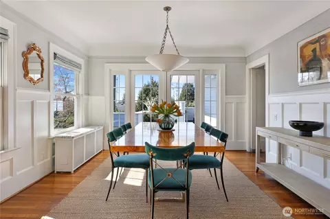 Dining - 901 11th Ave E, Seattle, WA 98102 photo 1 of 4