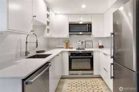 Kitchen - 901 11th Ave E, Seattle, WA 98102 photo 4 of 4