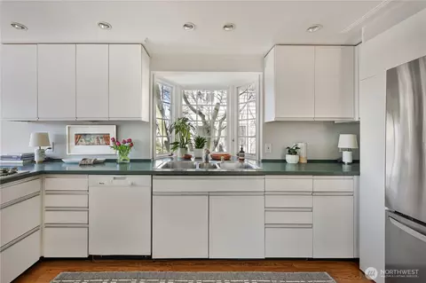 Kitchen - 901 11th Ave E, Seattle, WA 98102 photo 1 of 4