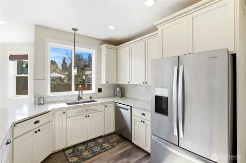 Kitchen - 14713 144th Avenue Ct E, Orting, WA 98360 photo 2 of 4