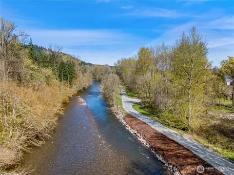View/Area - 14713 144th Avenue Ct E, Orting, WA 98360 photo 6 of 6