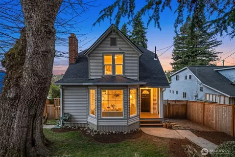 3019 31st Ave W, Seattle, WA 98199