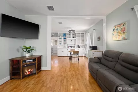Living - 1909 24th St, Everett, WA 98201 photo 1 of 1