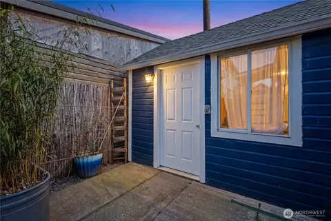 Exterior - 1909 24th St, Everett, WA 98201 photo 3 of 8