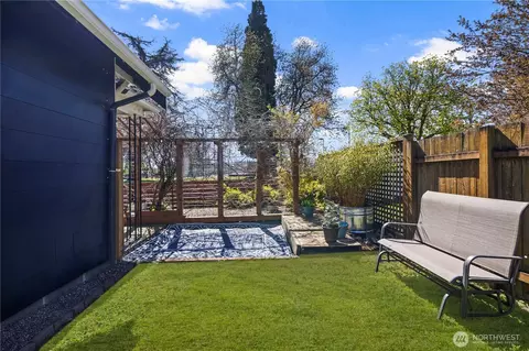 Exterior - 1909 24th St, Everett, WA 98201 photo 7 of 8