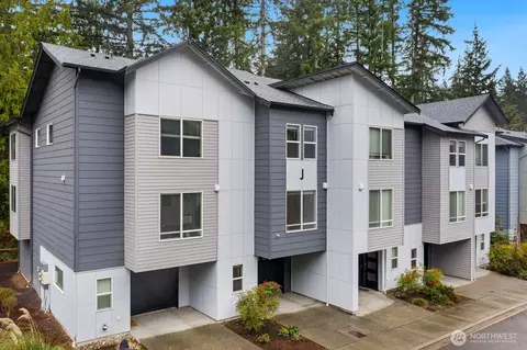 Exterior - 13117 3rd Ave SE #J2, Everett, WA 98208 photo 2 of 4