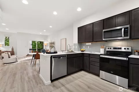 Kitchen - 13117 3rd Ave SE #J2, Everett, WA 98208 photo 1 of 4