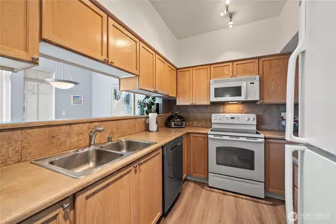 Kitchen - 18930 Bothell-everett Hwy #G103, Bothell, WA 98012 photo 1 of 3